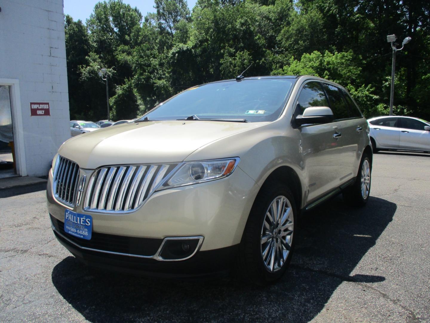 2011 GOLD Lincoln MKX (2LMDJ8JK4BB) , AUTOMATIC transmission, located at 540a Delsea Drive, Sewell, NJ, 08080, (856) 589-6888, 39.752560, -75.111206 - Photo#0